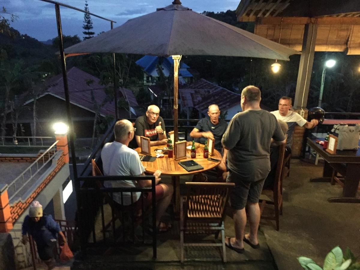 Bintang By Tobias Lodge Cafe & Restaurant Kelimutu Extérieur photo