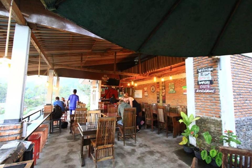 Bintang By Tobias Lodge Cafe & Restaurant Kelimutu Extérieur photo